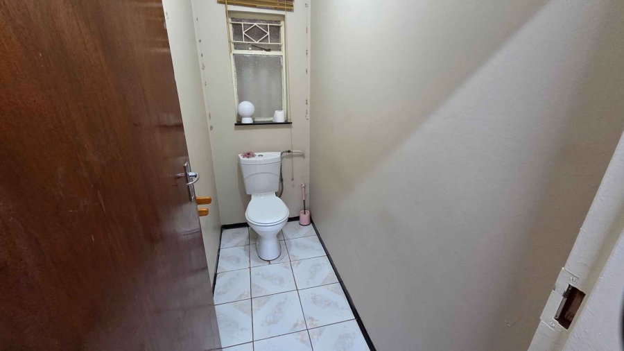 To Let 3 Bedroom Property for Rent in Fleurdal Free State